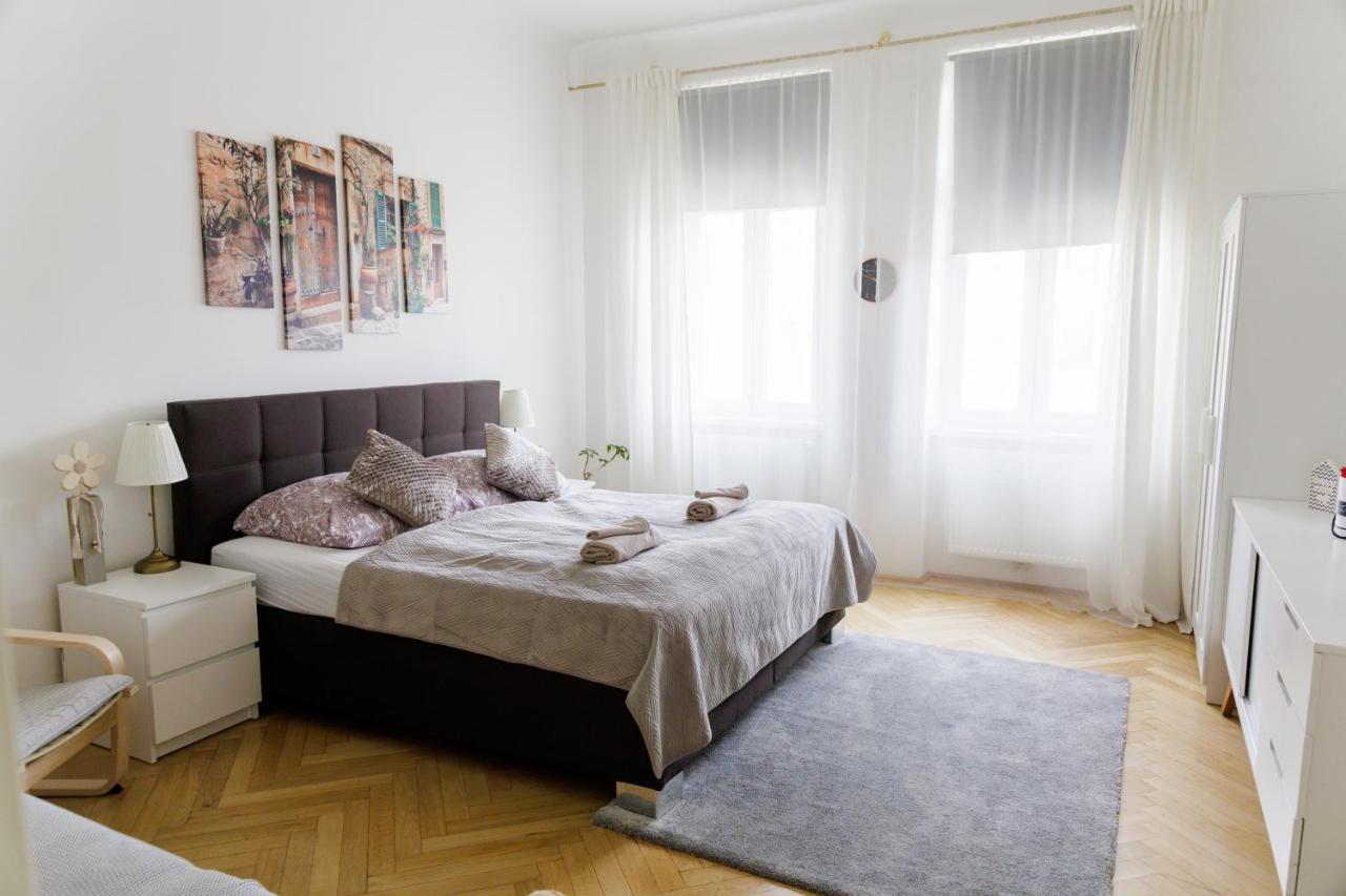 Moonlight Apartment With Porch Near Schoenbrunn And Westbahnhof Wina Bagian luar foto